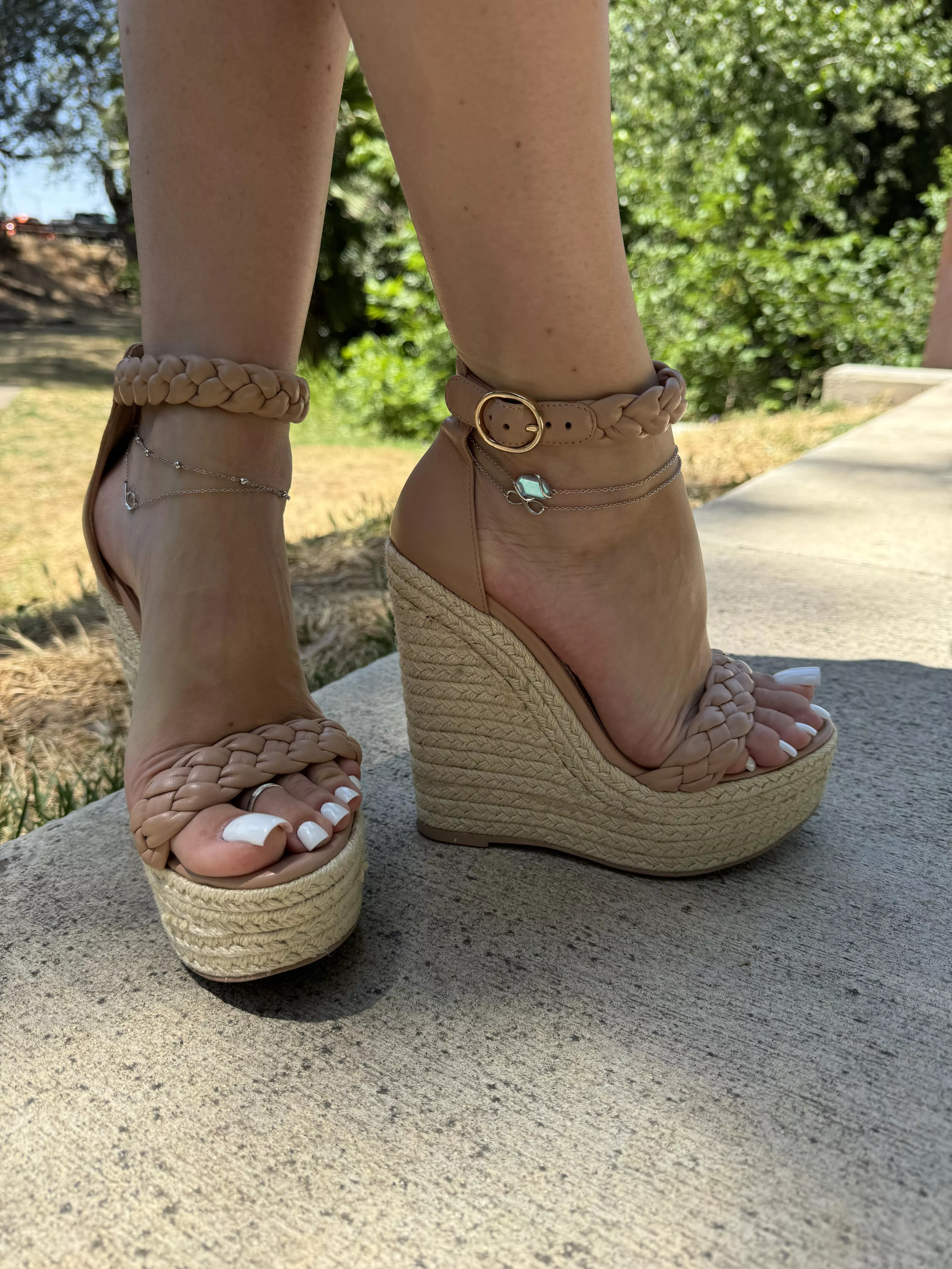 How you can explain these babes? 😊