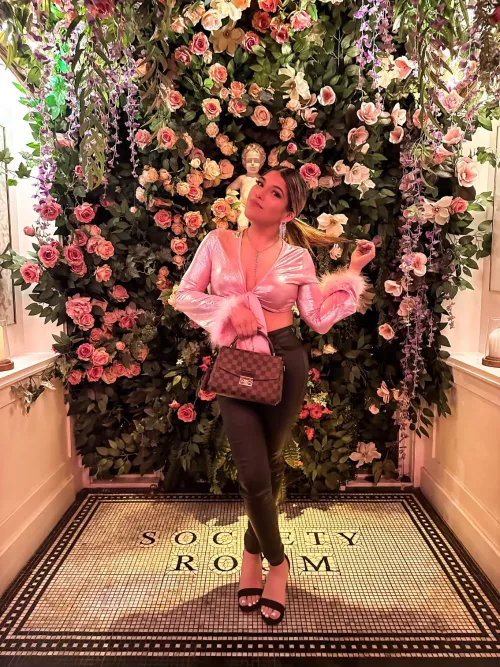 I always get what I want & what I want is inside your wallet😌✨