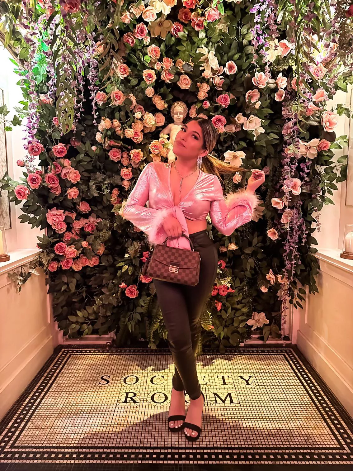 I always get what I want & what I want is inside your wallet😌✨