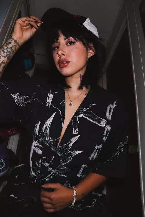 I can't wait to tick a threesome off the bucketlist, being shared with two people sounds so fucking hot