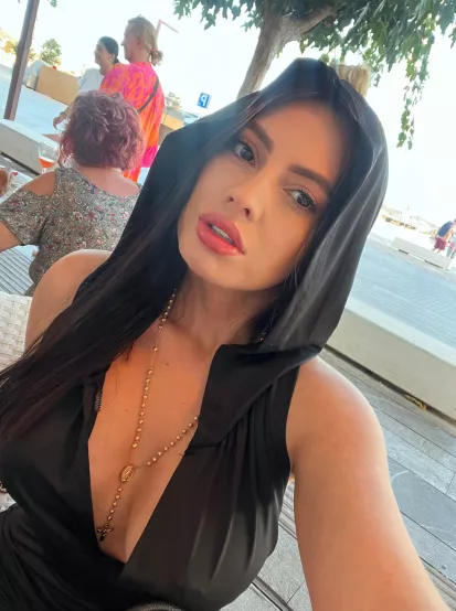 I could wear this to work, but if I bend down it’ll give everyone a show🤭