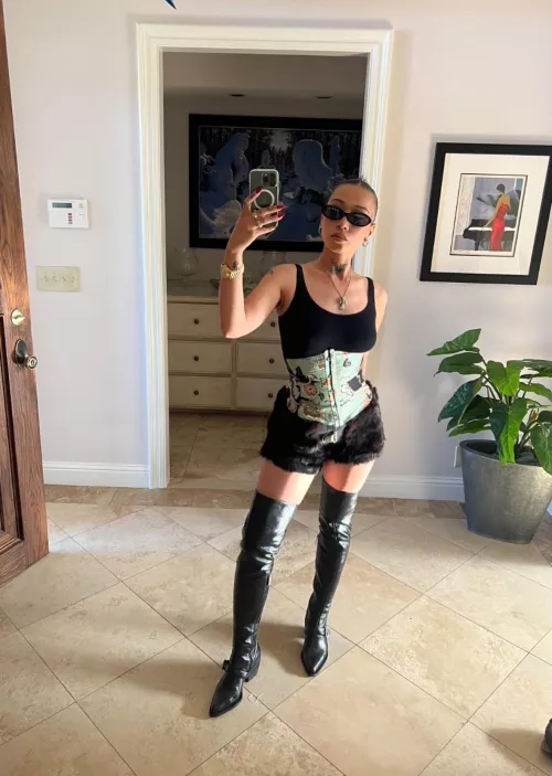 I know you losers are Gooning to lick my boots. 