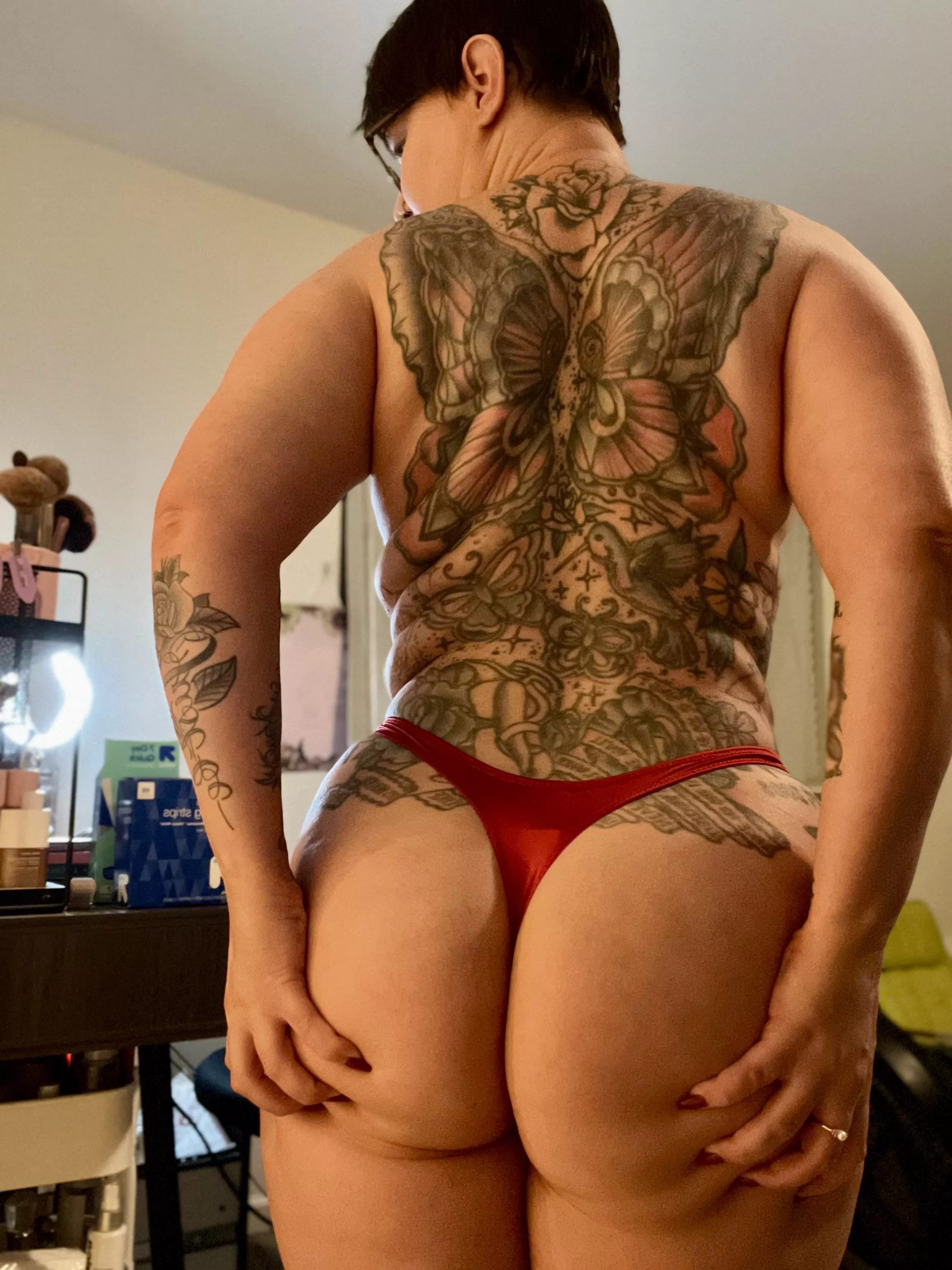 I like having my ass grabbed