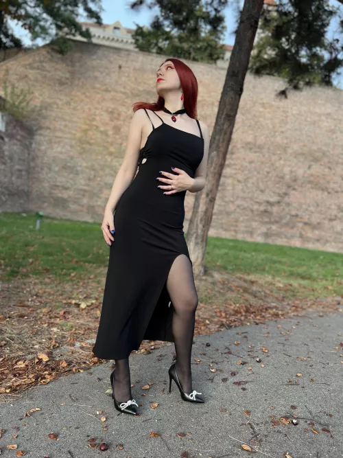 I love black pantyhose 