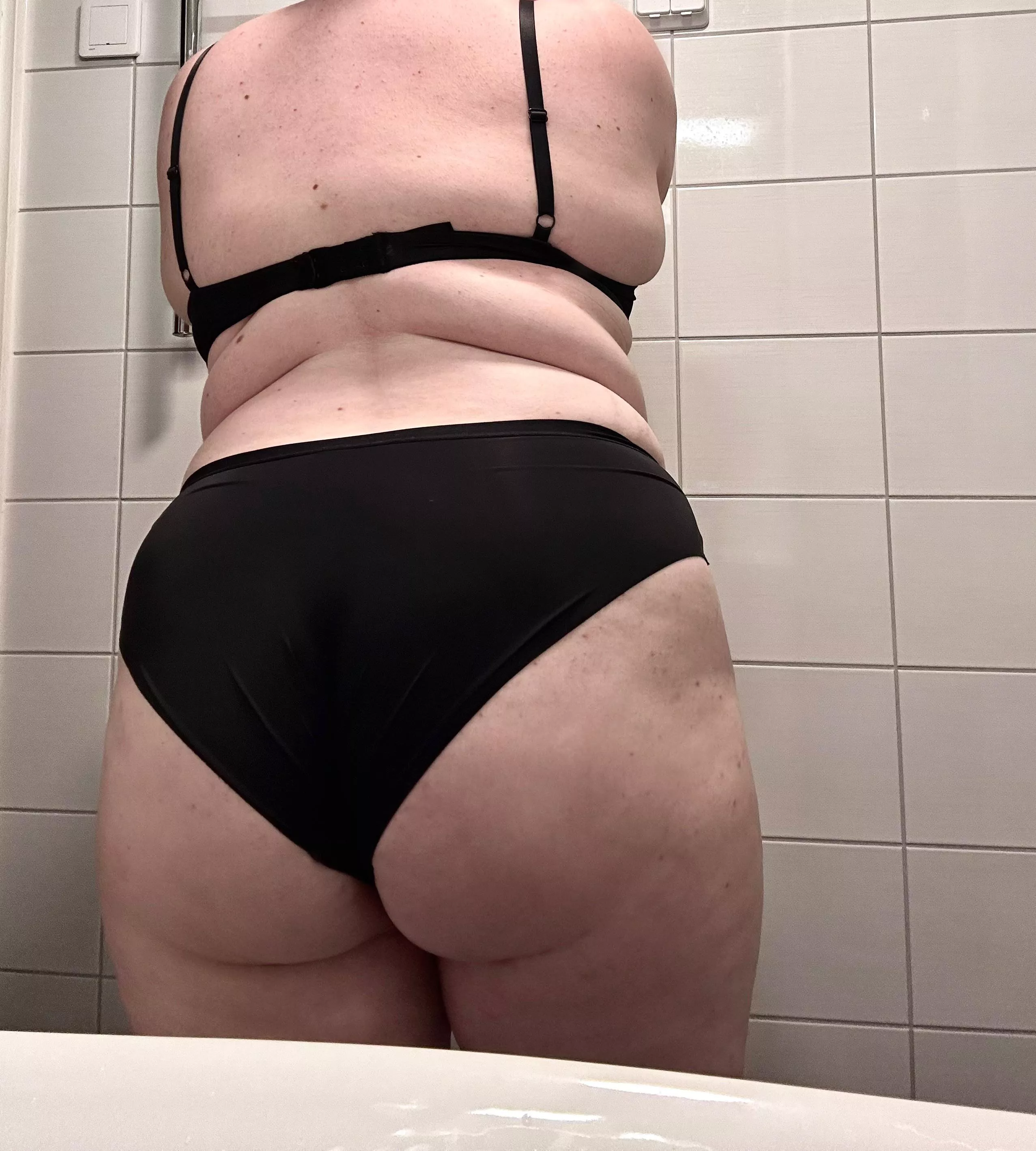 I need comment karma, upvote my comment please 😘