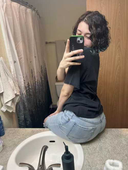 I need it smacked real bad today 😩😈.