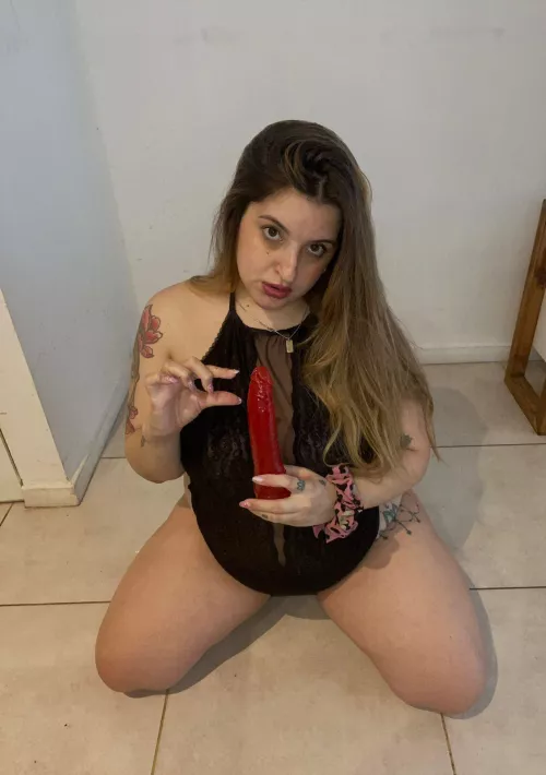 I want a submissive boy to give to him🍑🔥👅	