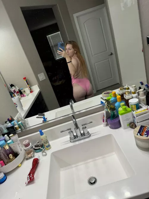 I want to know what you’d do to me daddy, tell me… 🍒