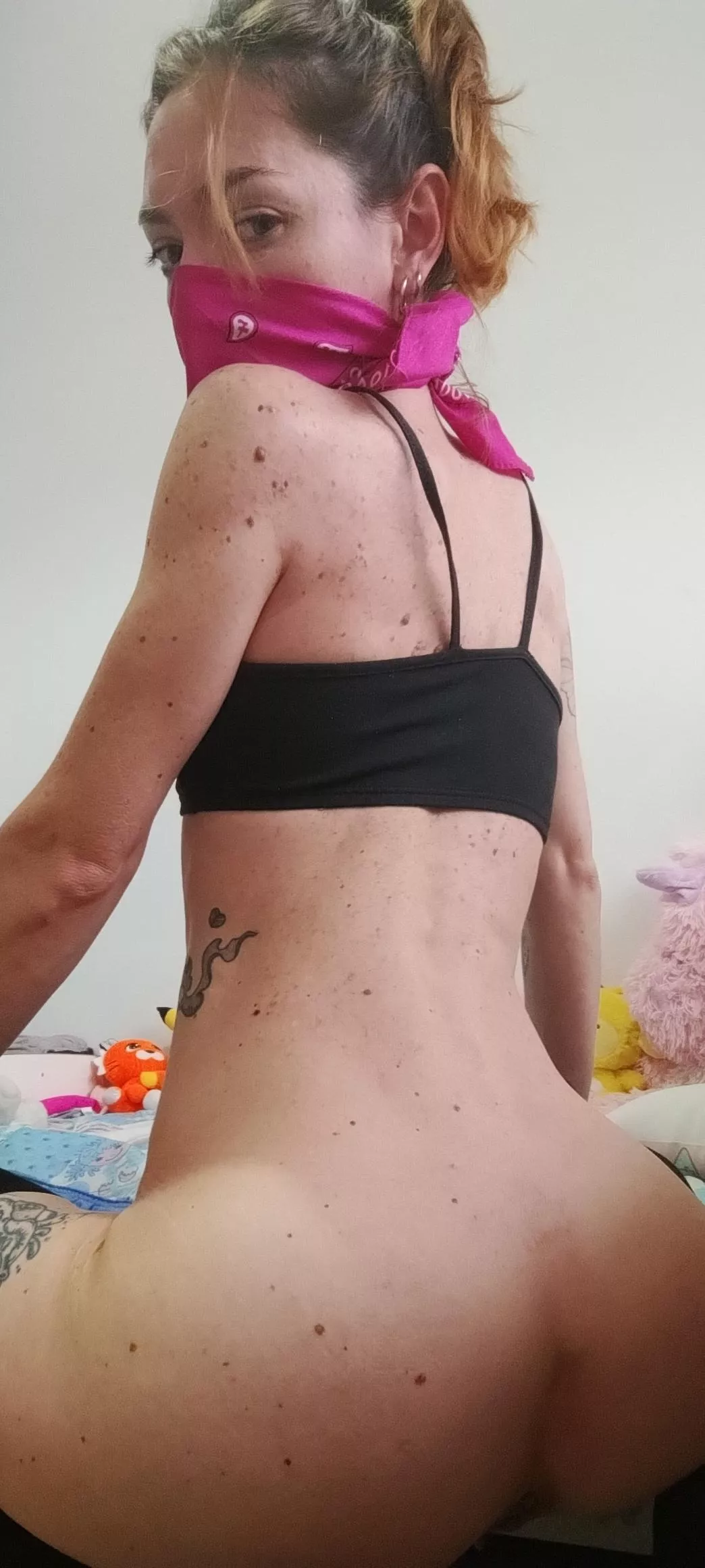 I wish u can enjoy my small body full freckles