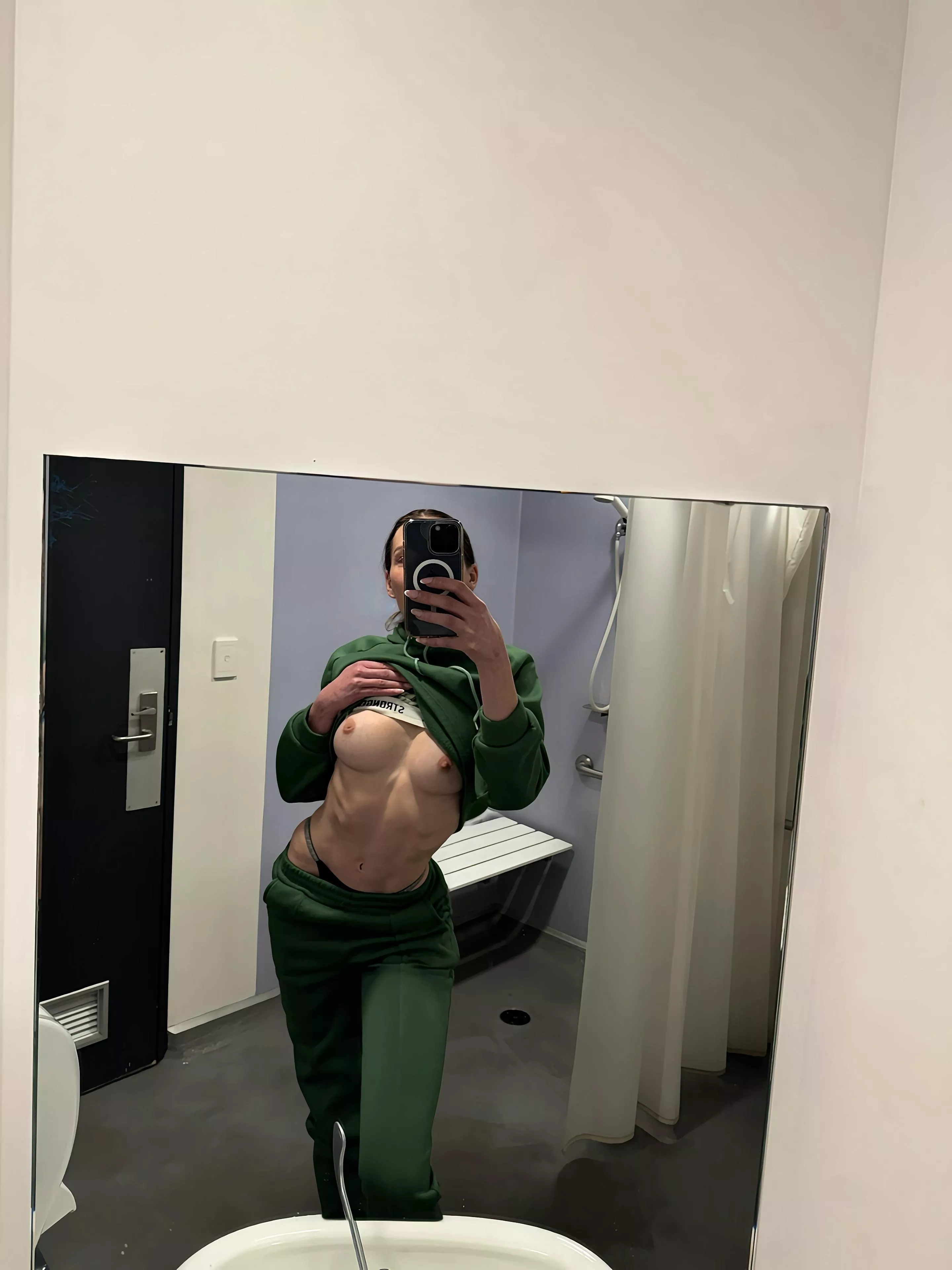 I would like to have some tit squeezing after gym