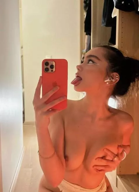 I wouldn't mind feeling your touch on this body