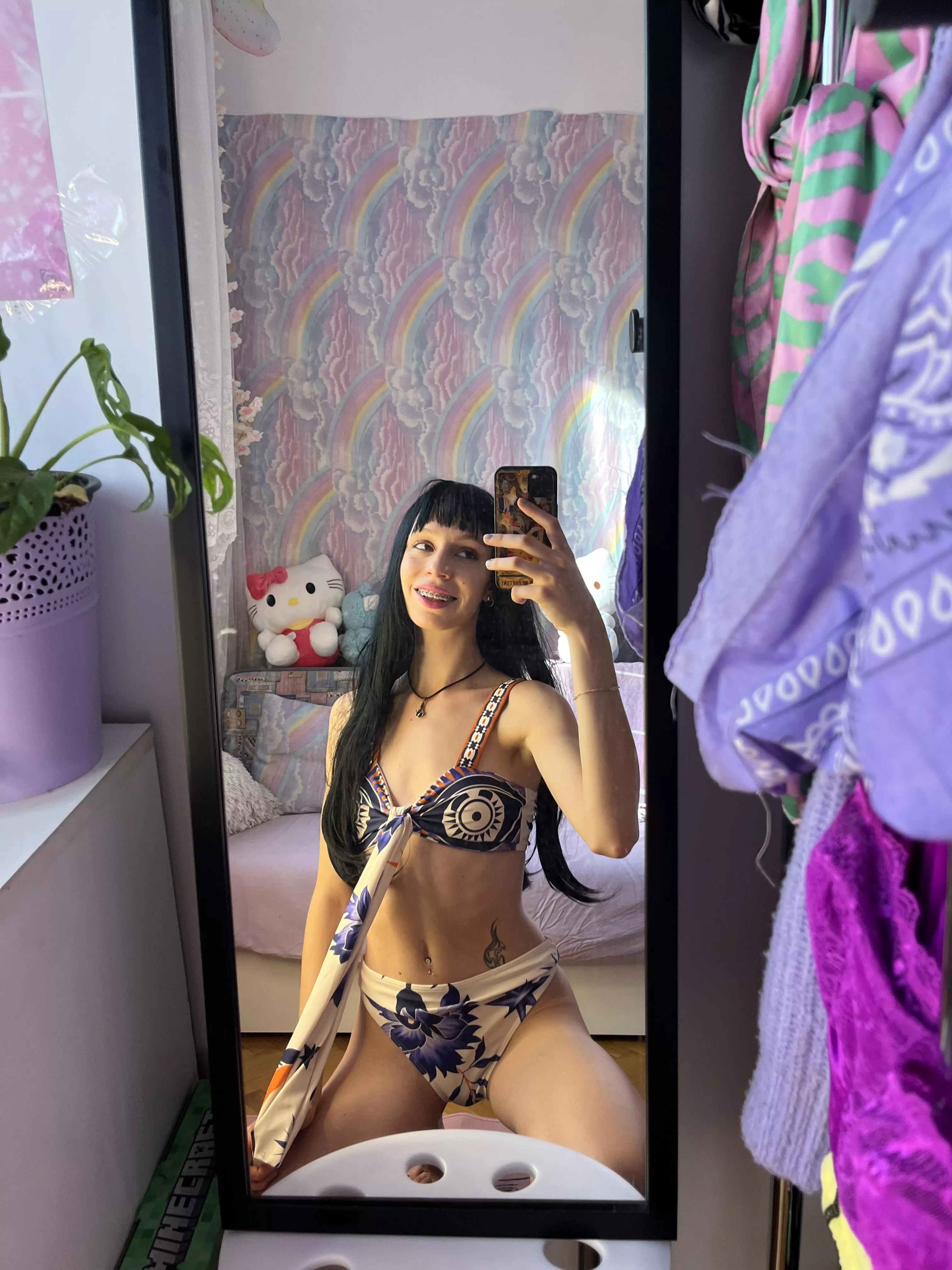 if u zoom in u can see my gorgeous braces