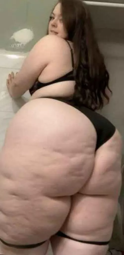 If you like girls with massive booty, here's mine to enjoy