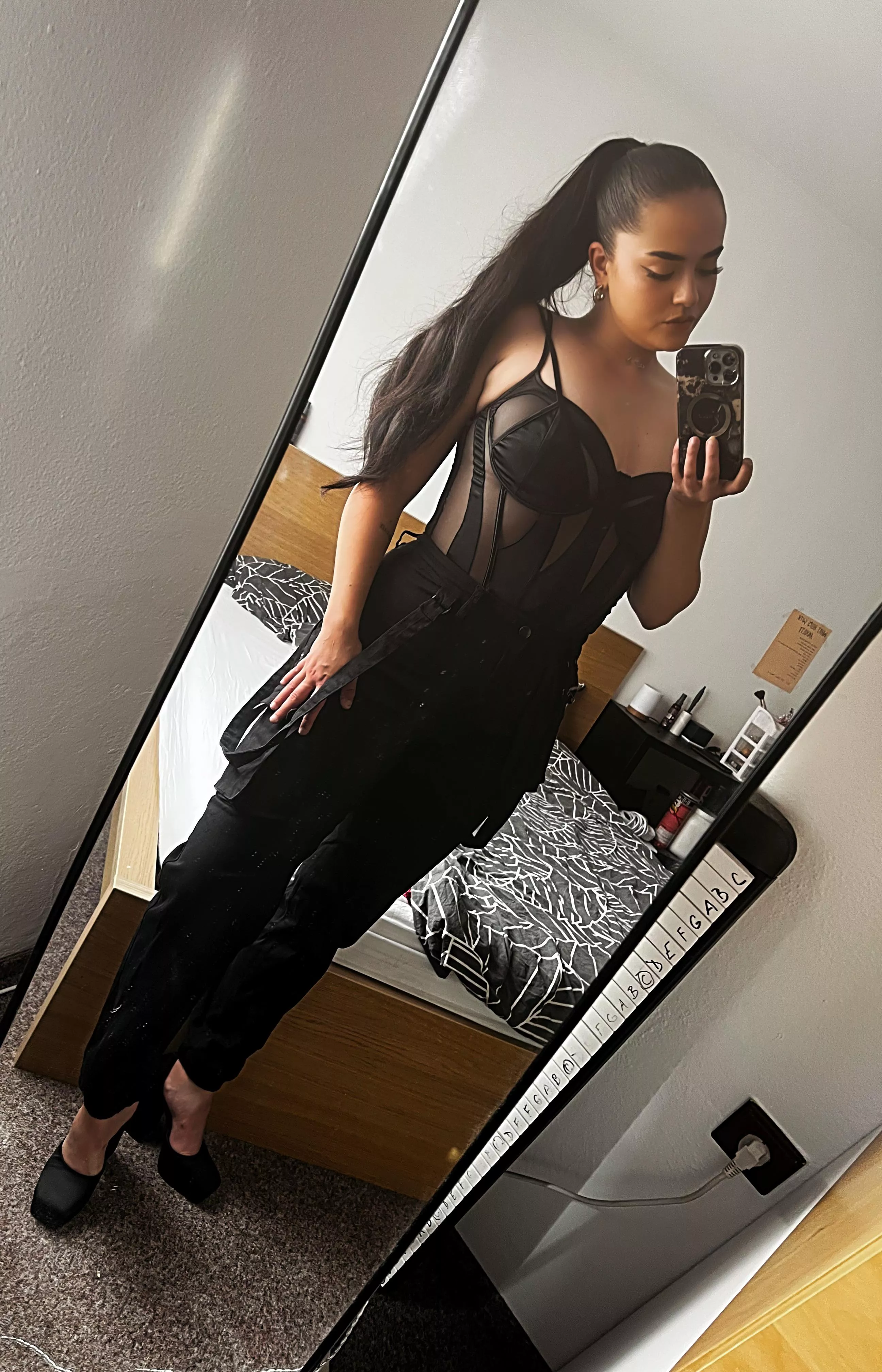 I'll make you weak in the knees and your bank account 🫢