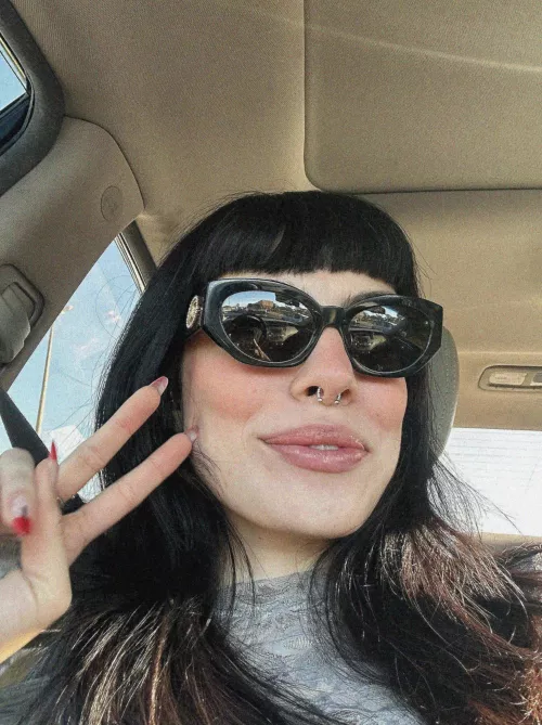 I'm 23F and off work today, just taking it easy. lets chat and have some fun