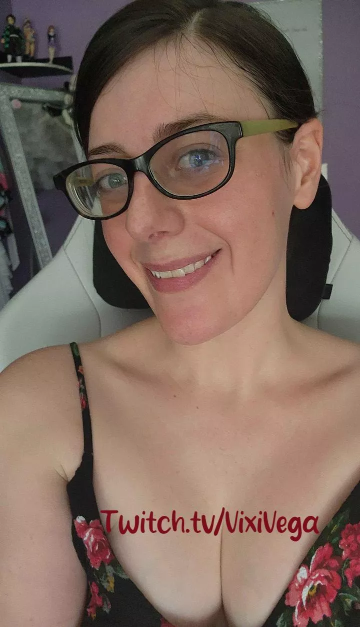  I'm gonna try to play some FF12 Zodiac Age on Twitch! Come hangout with me!