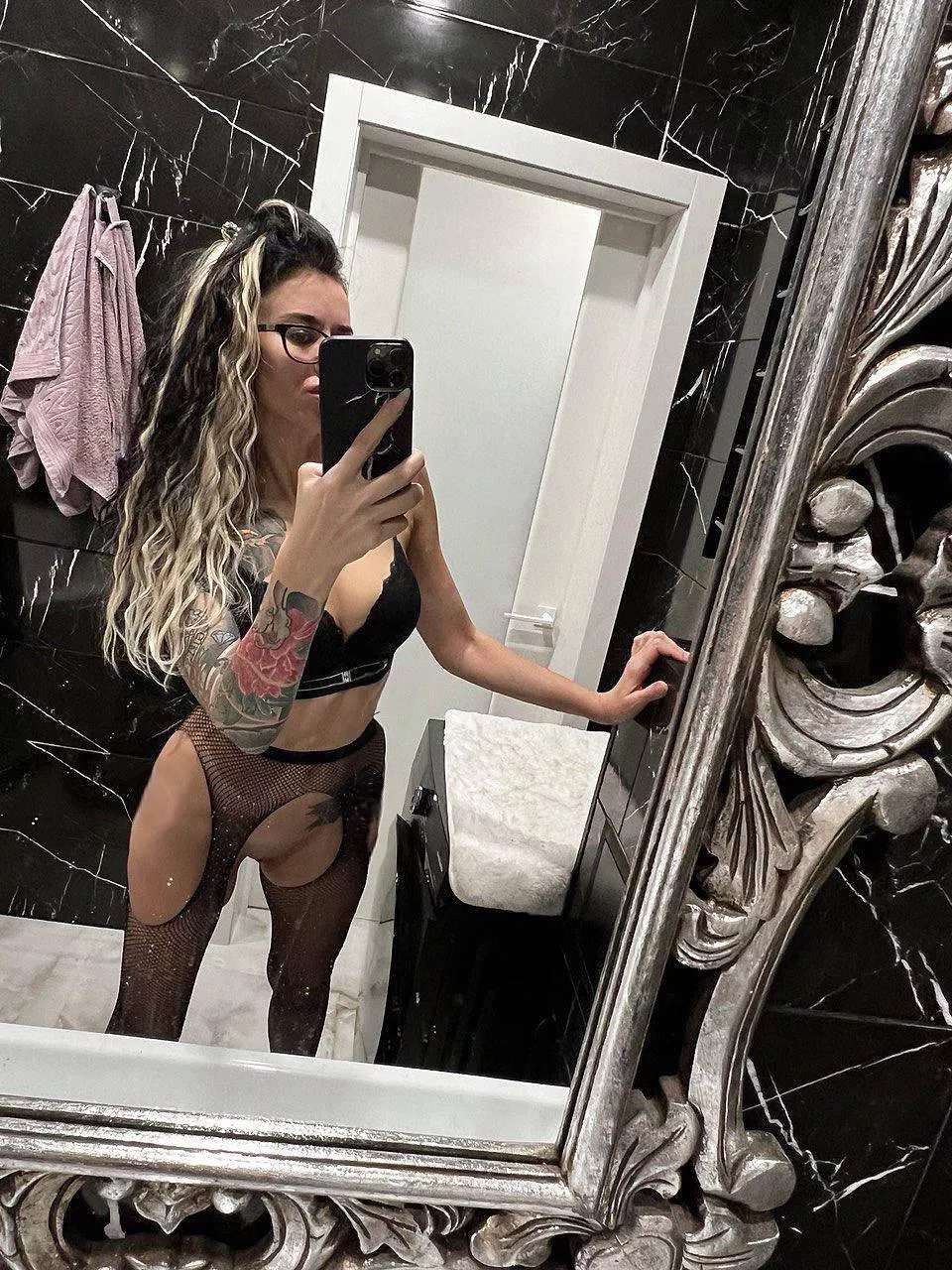 I’m Julia, 42. Join me and let’s play naughty together 