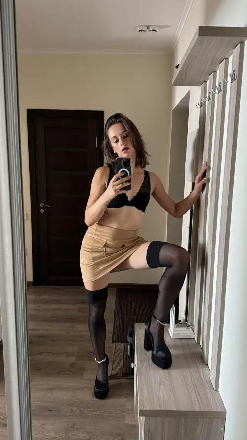 I'm perfect in this mirror selfie