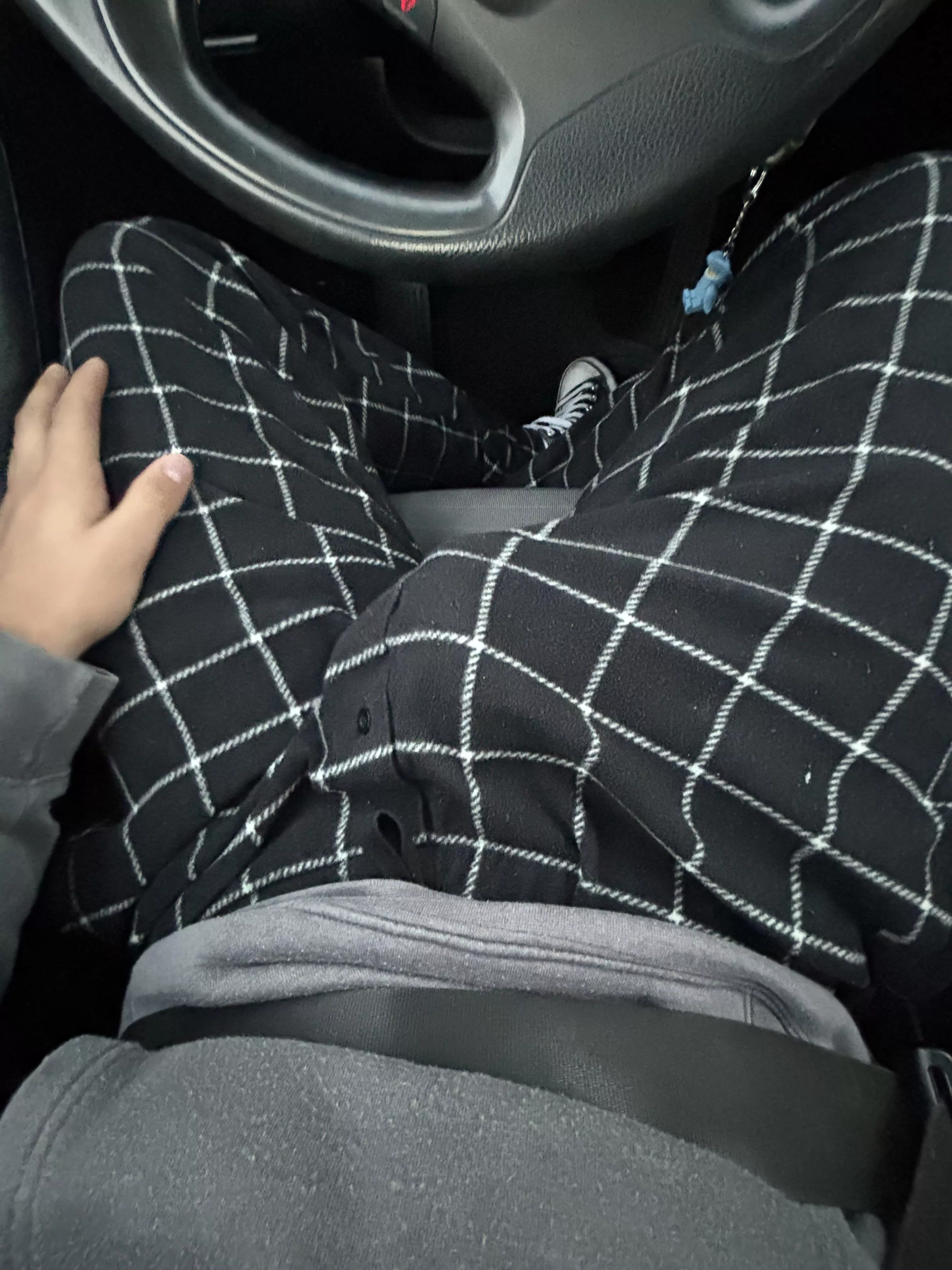 it is NOT easy driving like this!(18)