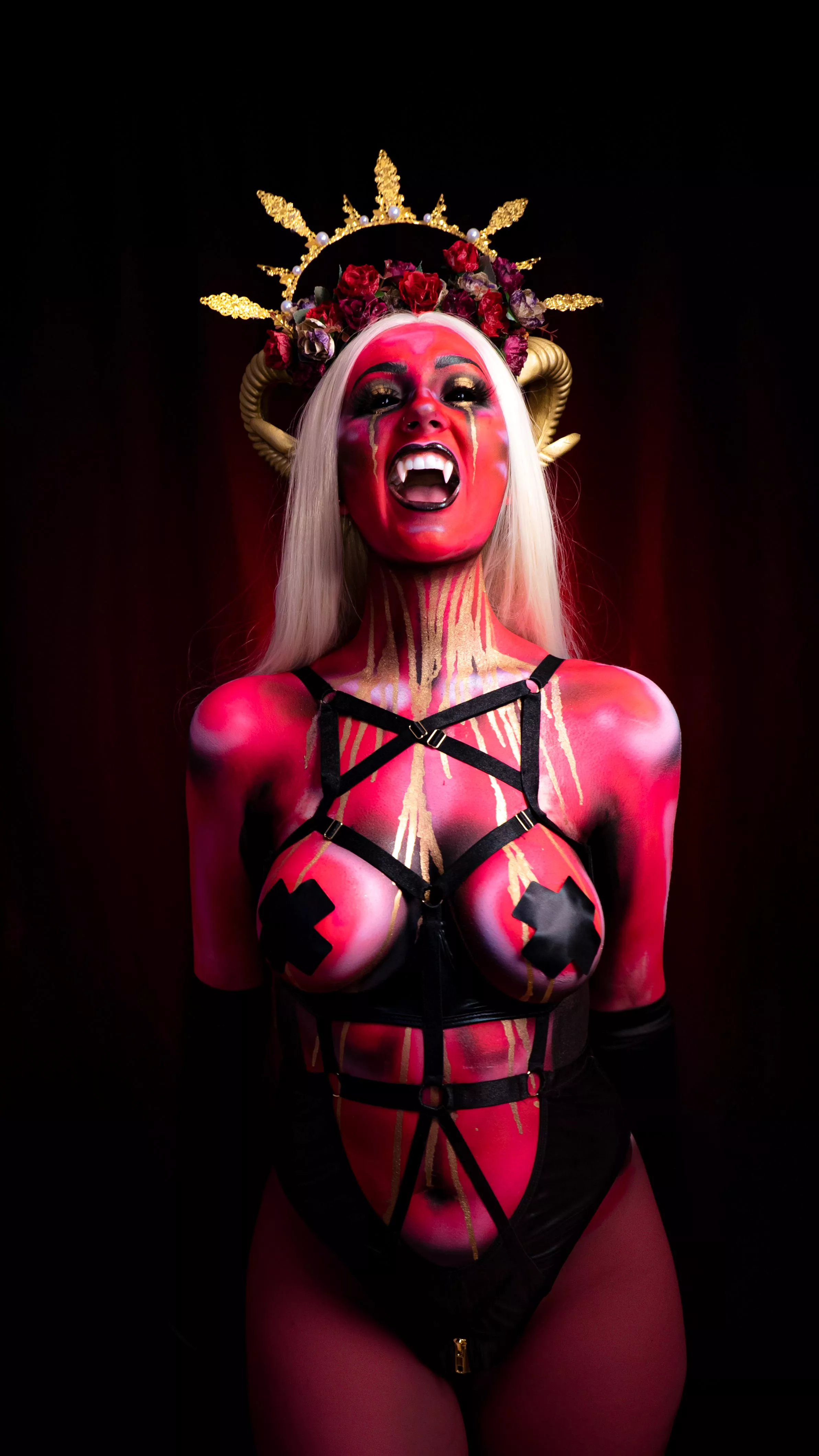 It’s almost Halloween Month..so here’s my Minthe Demon I body-painted on myself