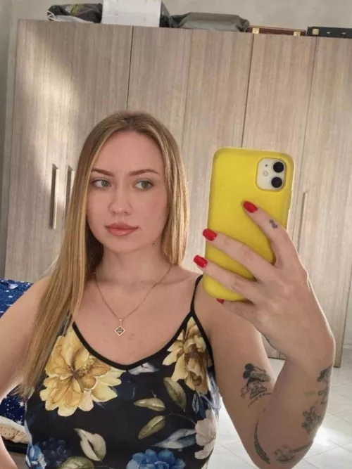 Just a Horny Nerd Seeking Fun Friends  add my snap: saandmitchell