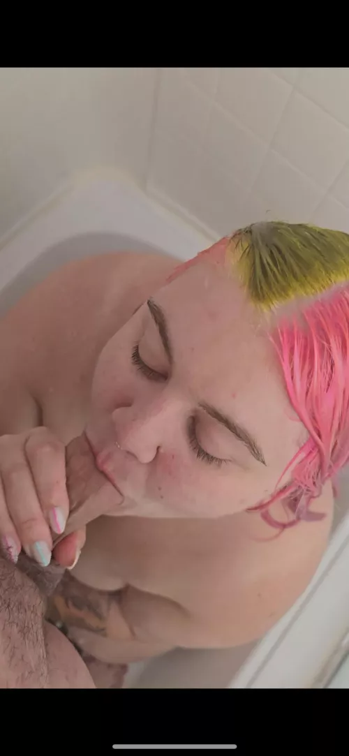 Just keeping his cock warm while he showers 😉😈