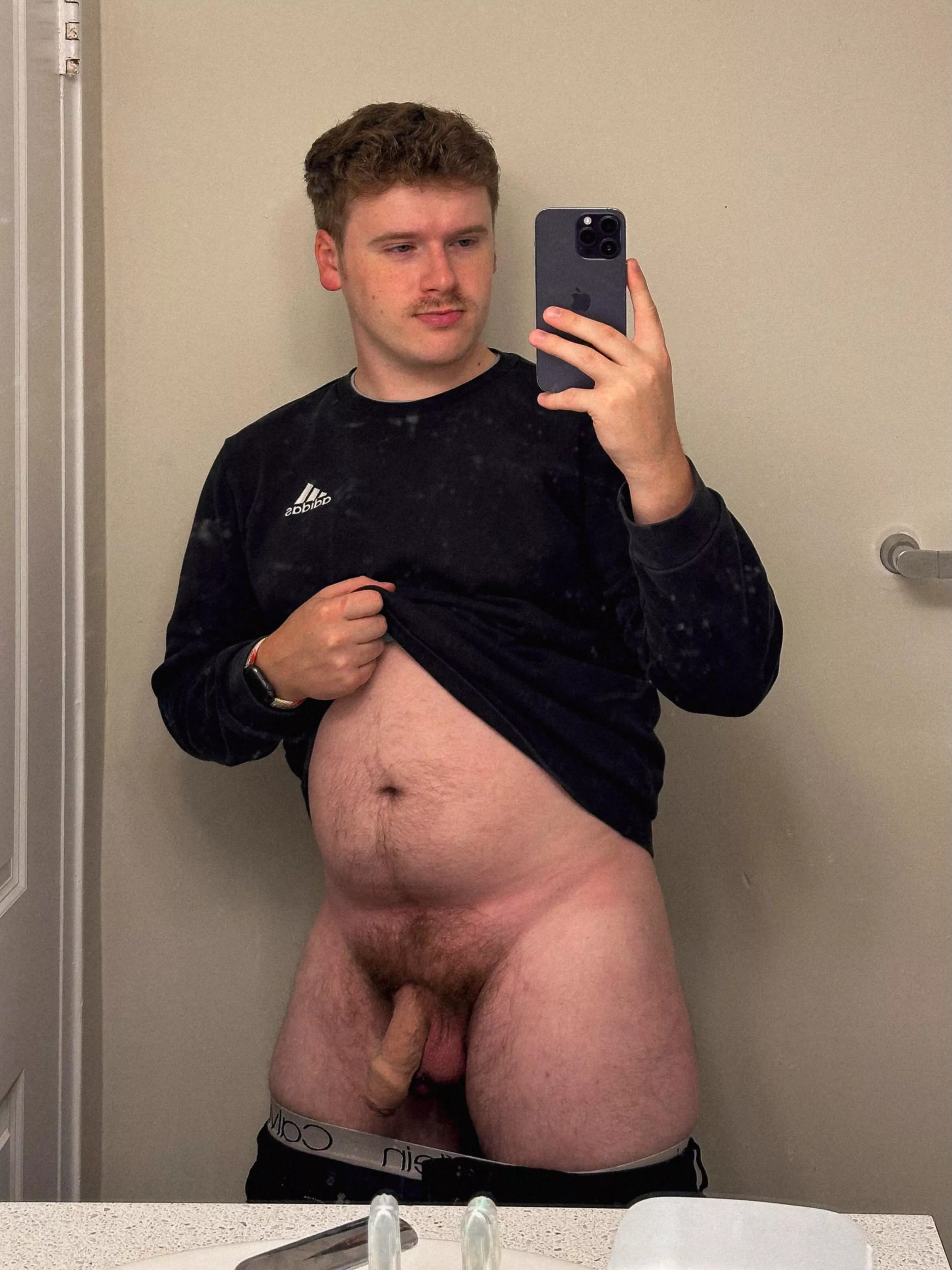 just trying to be your silly goofy boyfriend 🤤 [26] 