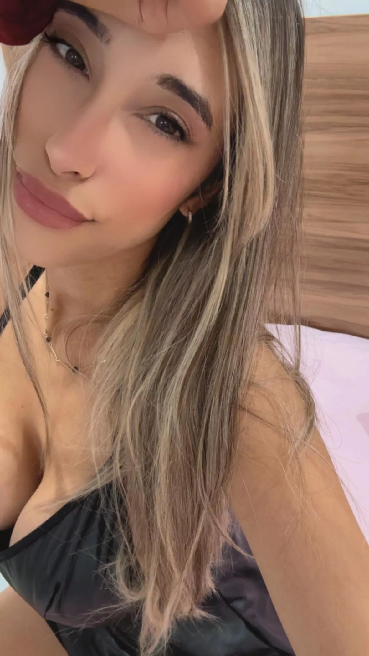 Legst du dich zu mir?💋