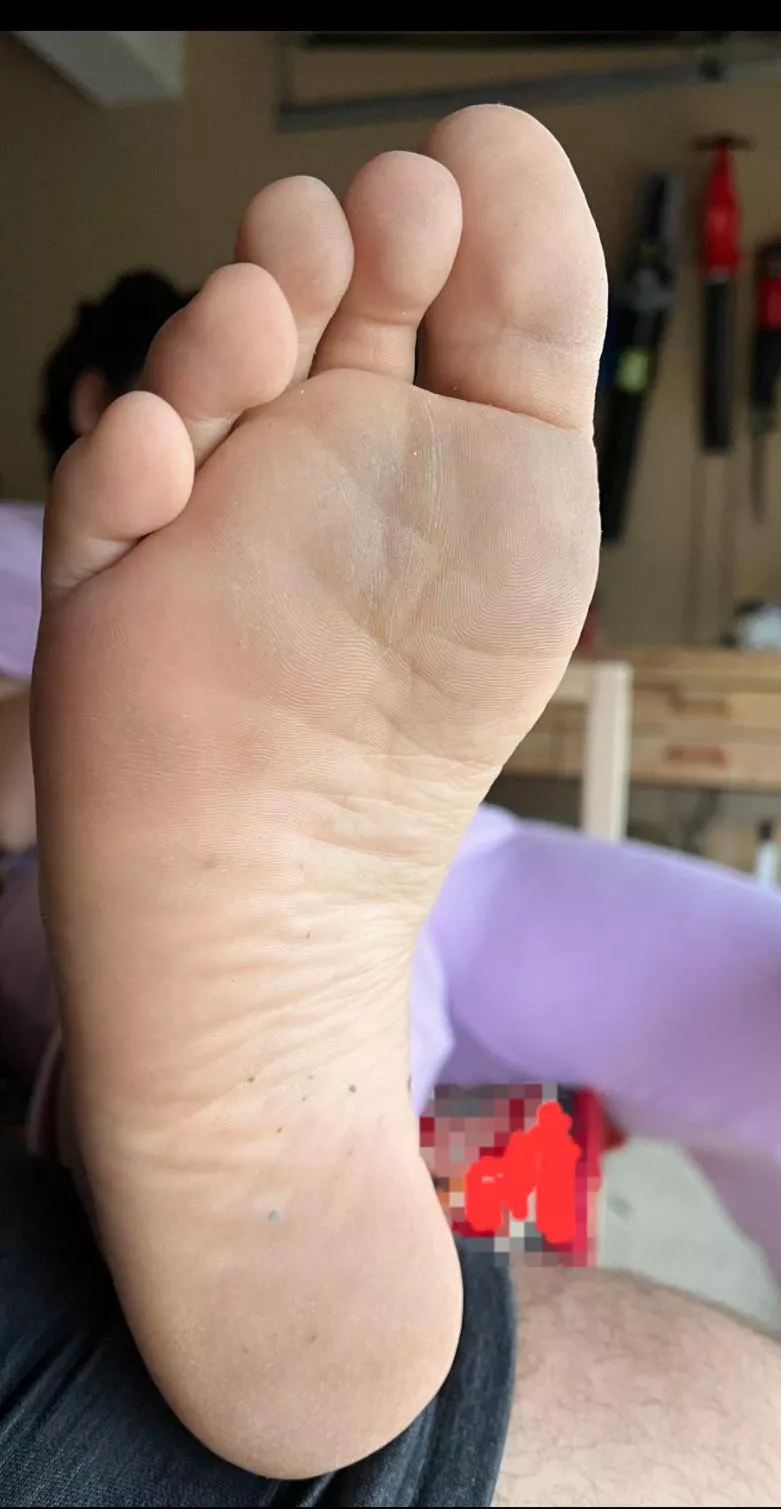 Lick my garage filthy feet