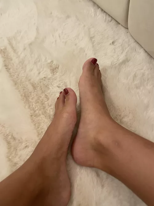 Look closely at this magic trick. 👣