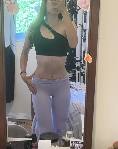 Looking to own a bitch who follows all my orders 😏