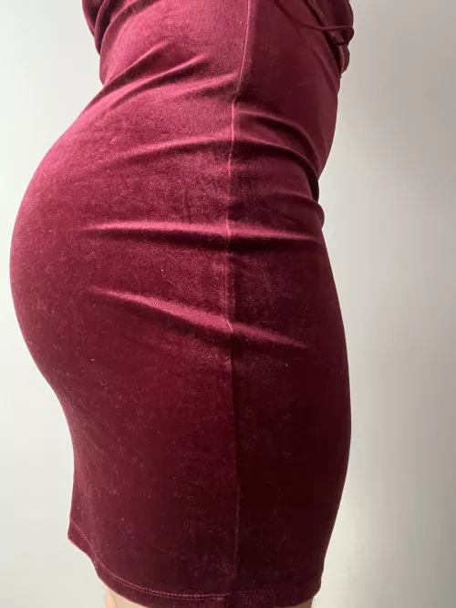 Loving my curves in these dress 🥰