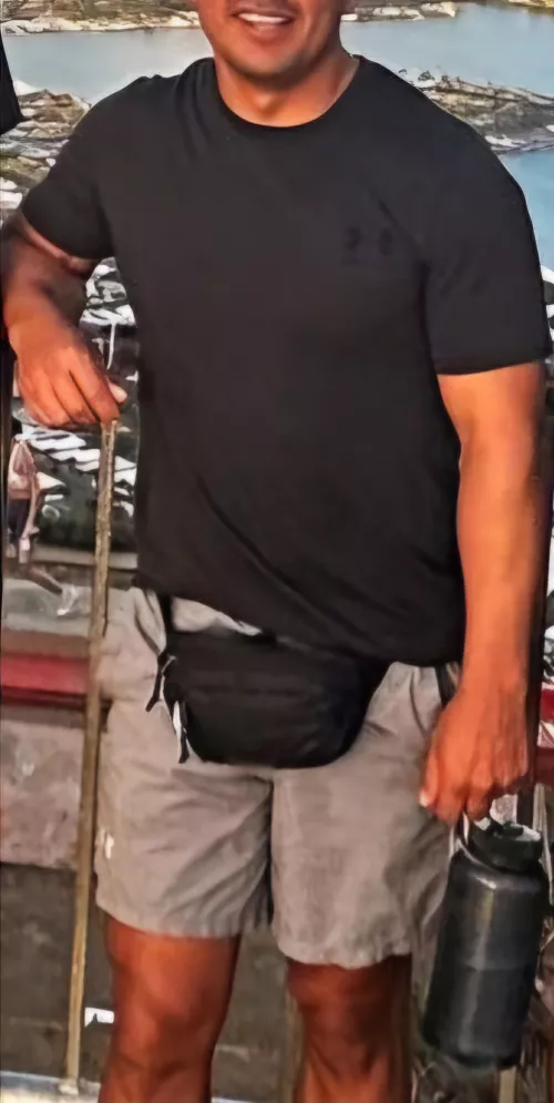 M looking to meet a cpl or female. 35, 5 ft 3 experienced, clean and respectful. Will be back in texas in Feb. Open book if interested.