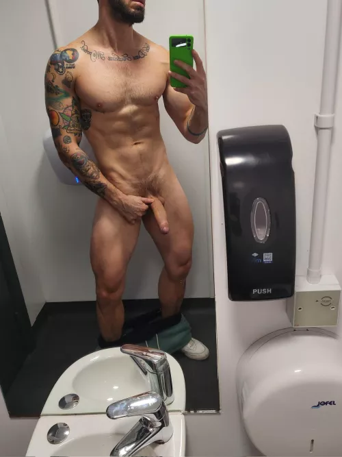 M4F any girl looking for a big dick to suck? DM with pics [30]