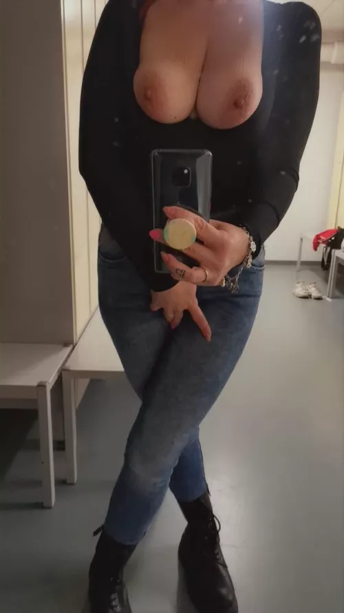 Milfbod going to work