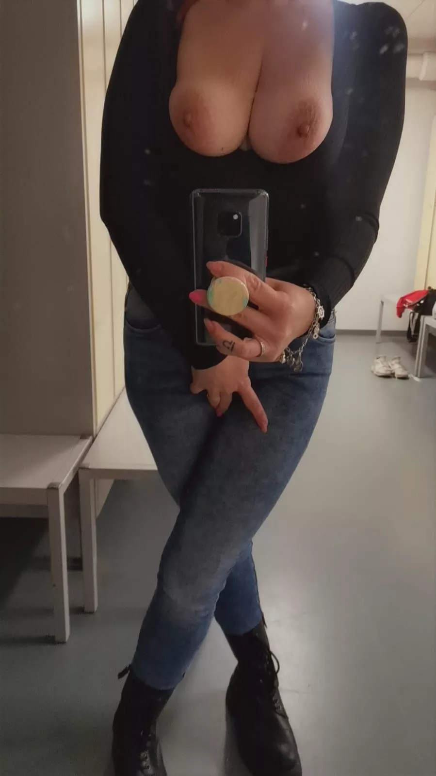 Milfbod going to work