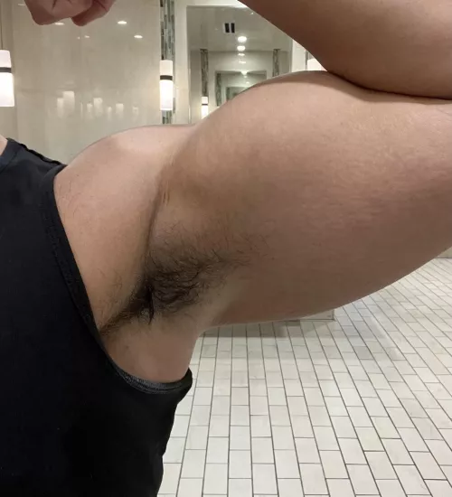 Monday gym session it was a sweaty one give em a sniff bro (30)