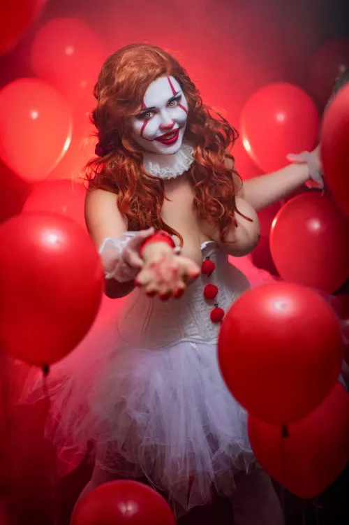 More nude scary clowns for you 🤡😈