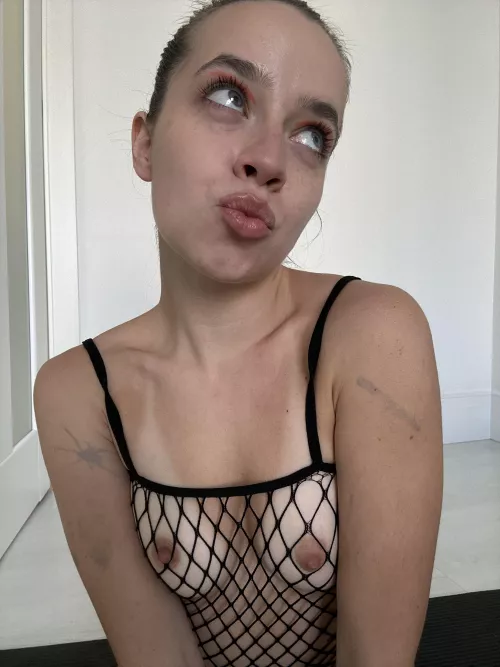 My boobs look incredible in these fishne