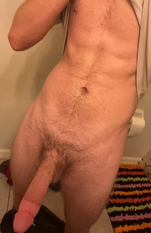 My electricity is back and i need to fuck