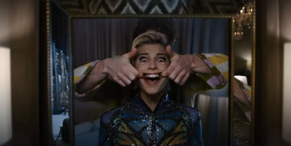 Naomi Scott fish hooked