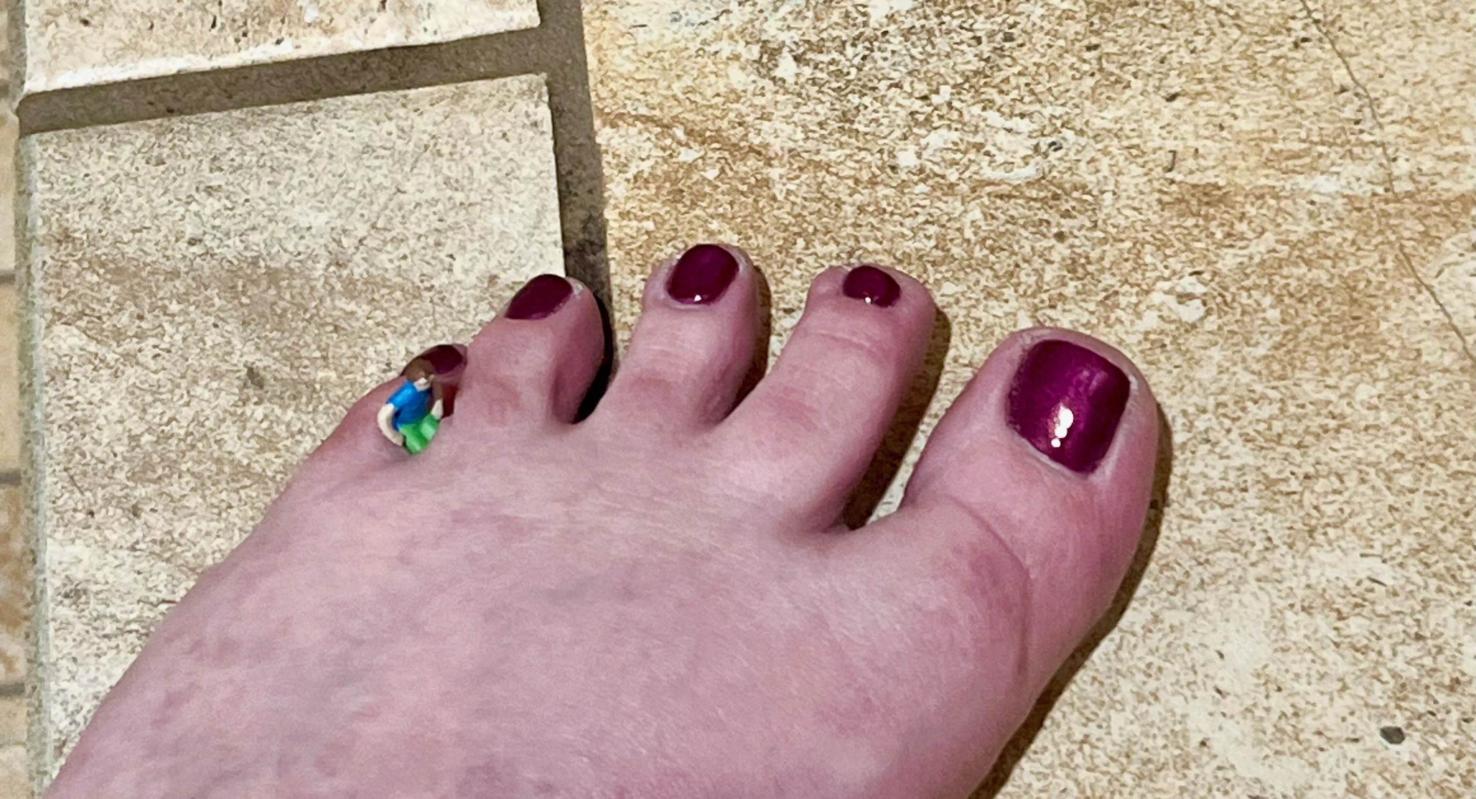 Oblivious girlfriend.