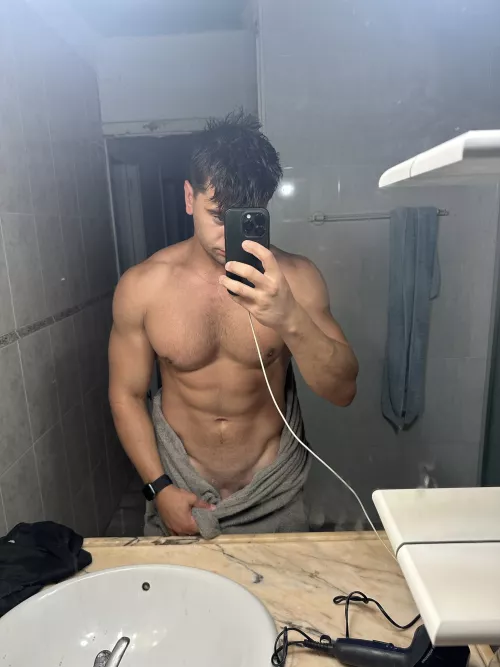 One quick pic after my post-gym shower 