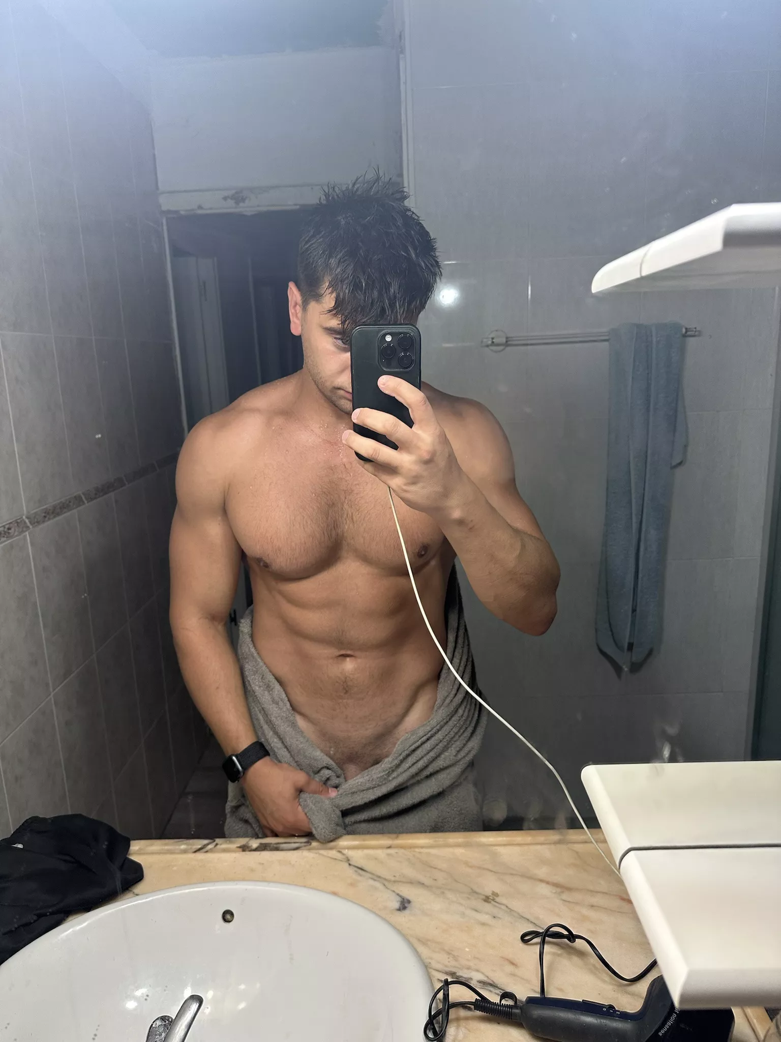 One quick pic after my post-gym shower 