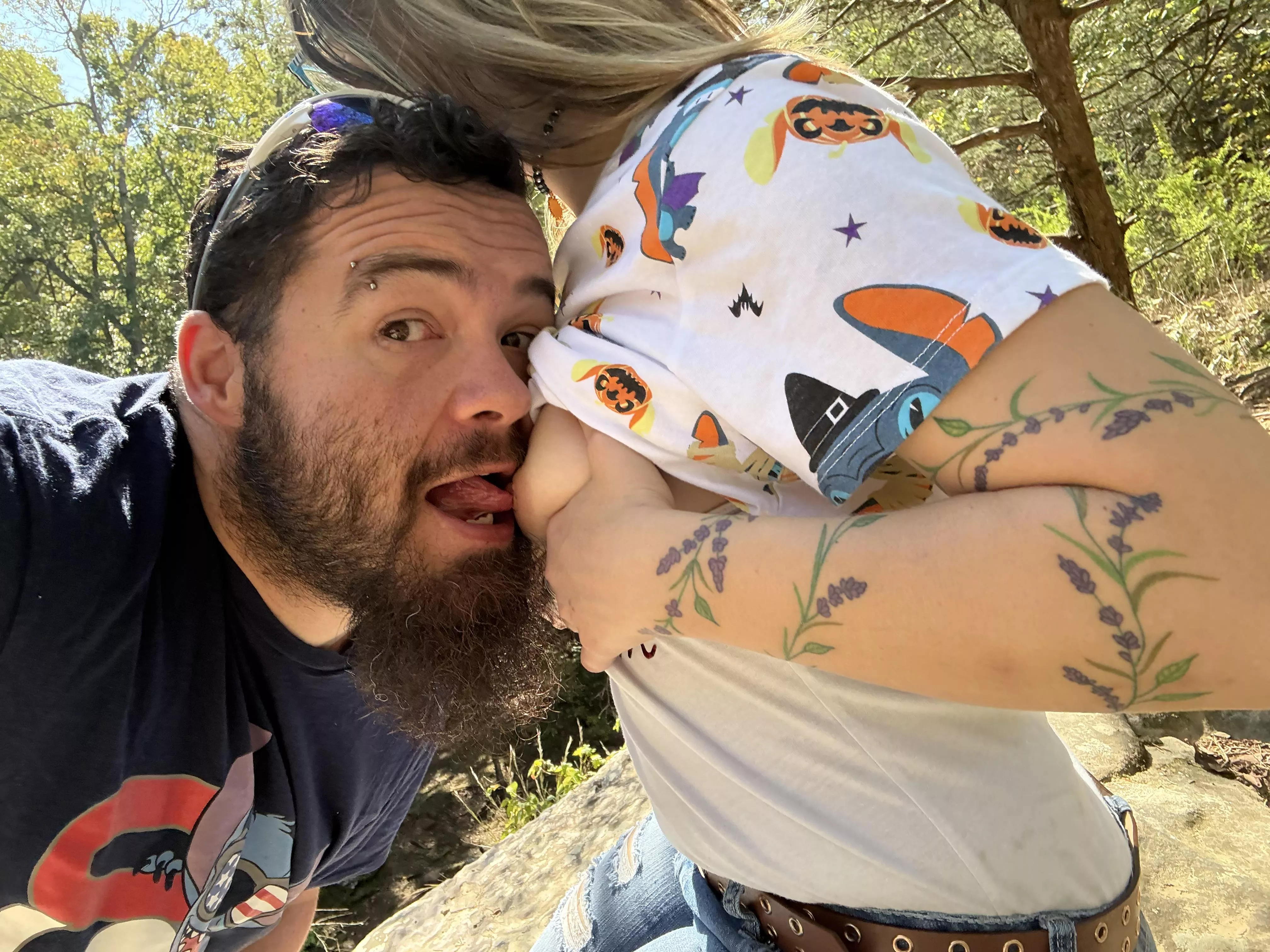 Outside play ok? Always looking for COUPLES or Females in STL ;)