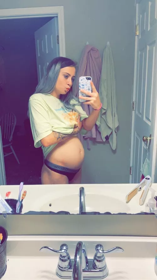 Pull down my Calvin’s baby ? 