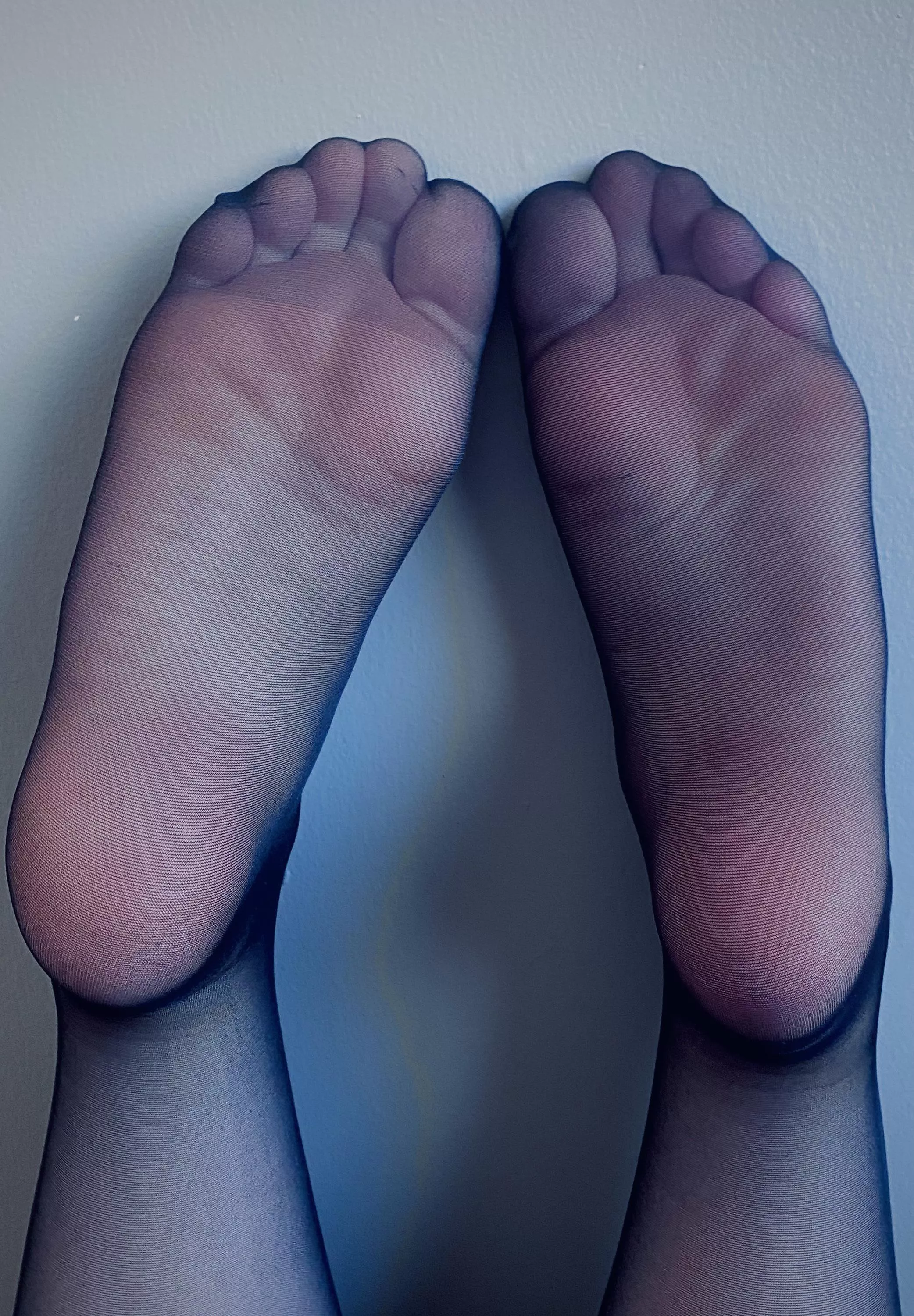 Quivering at the sight of my nylons yet?