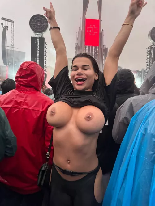 Sandwich in the public