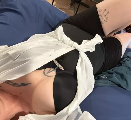 [selling] I verify, pics, videos, video sessions, kink fetish friendly, gfe, tarot reading, panties and socks for sale as well [us]