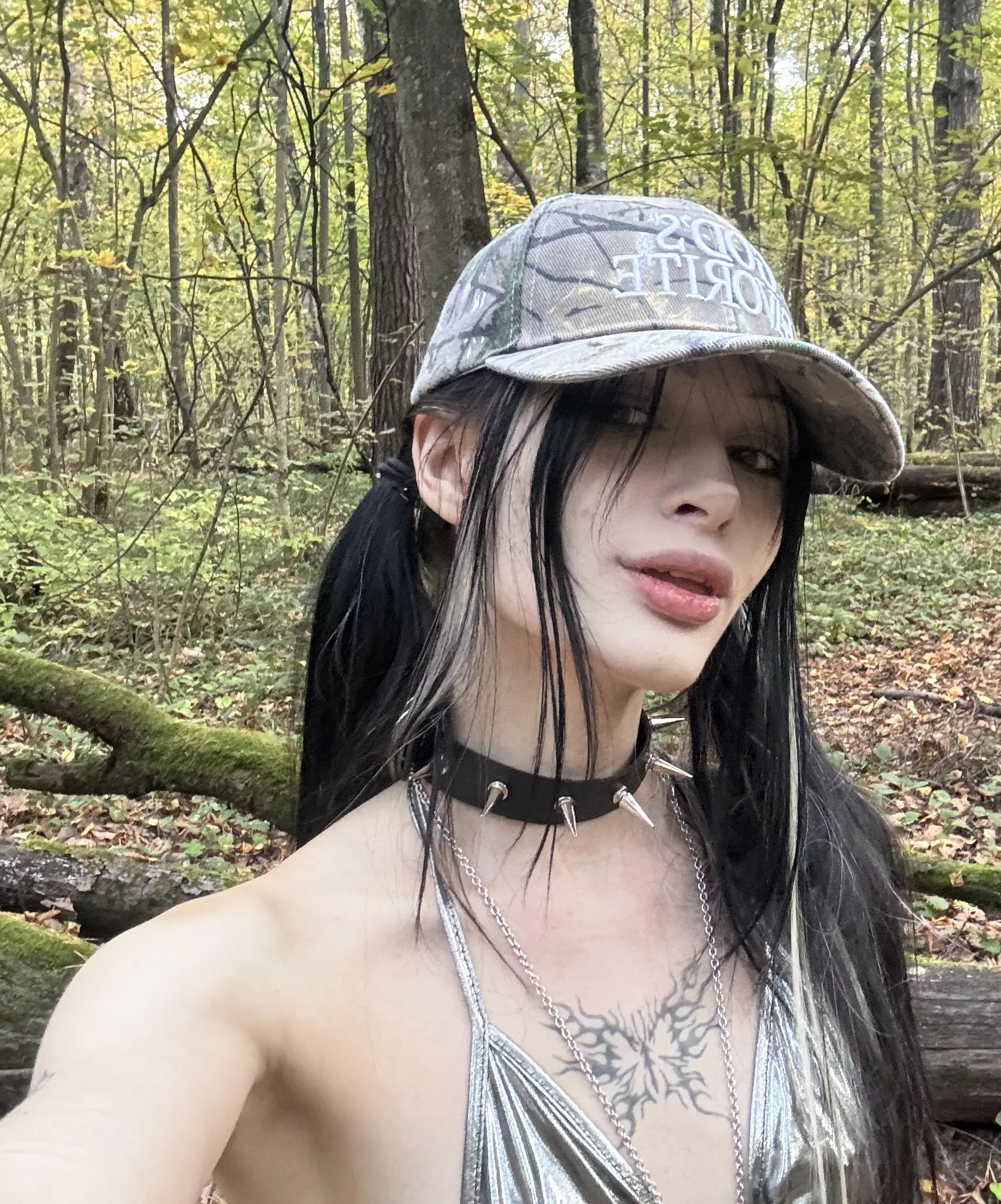 Sex in the woods is more fun with an emo girl
